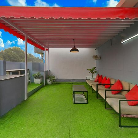 Divine Inn Couple Friendly Hotel Near Sector 51 Metro Station Noida Exteriör bild