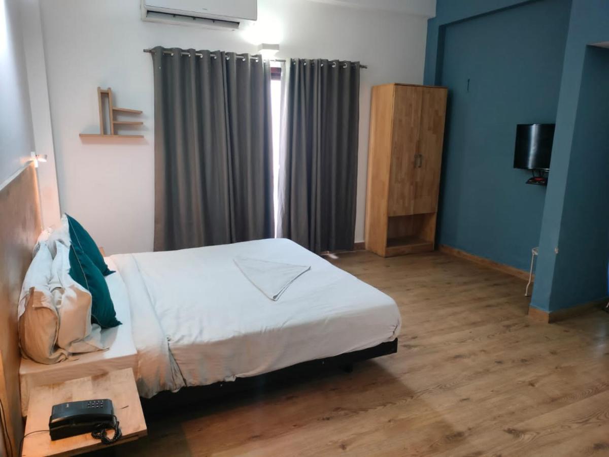 Divine Inn Couple Friendly Hotel Near Sector 51 Metro Station Noida Exteriör bild