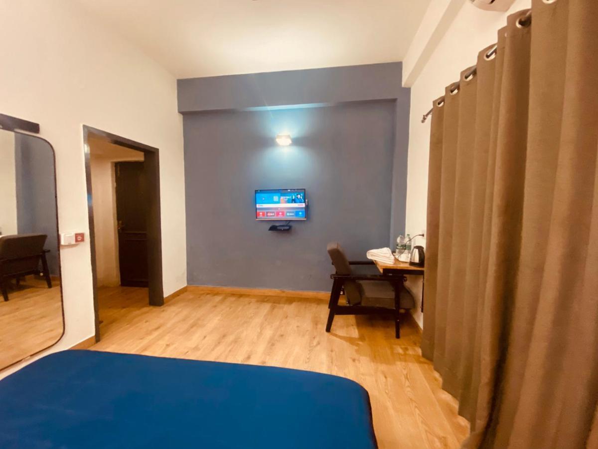 Divine Inn Couple Friendly Hotel Near Sector 51 Metro Station Noida Exteriör bild