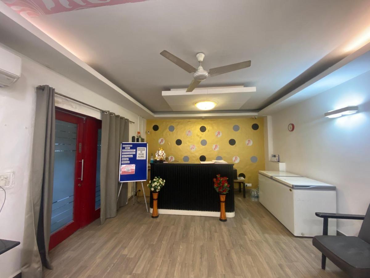 Divine Inn Couple Friendly Hotel Near Sector 51 Metro Station Noida Exteriör bild