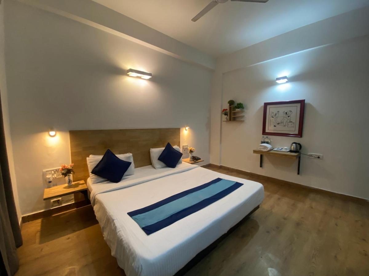 Divine Inn Couple Friendly Hotel Near Sector 51 Metro Station Noida Exteriör bild