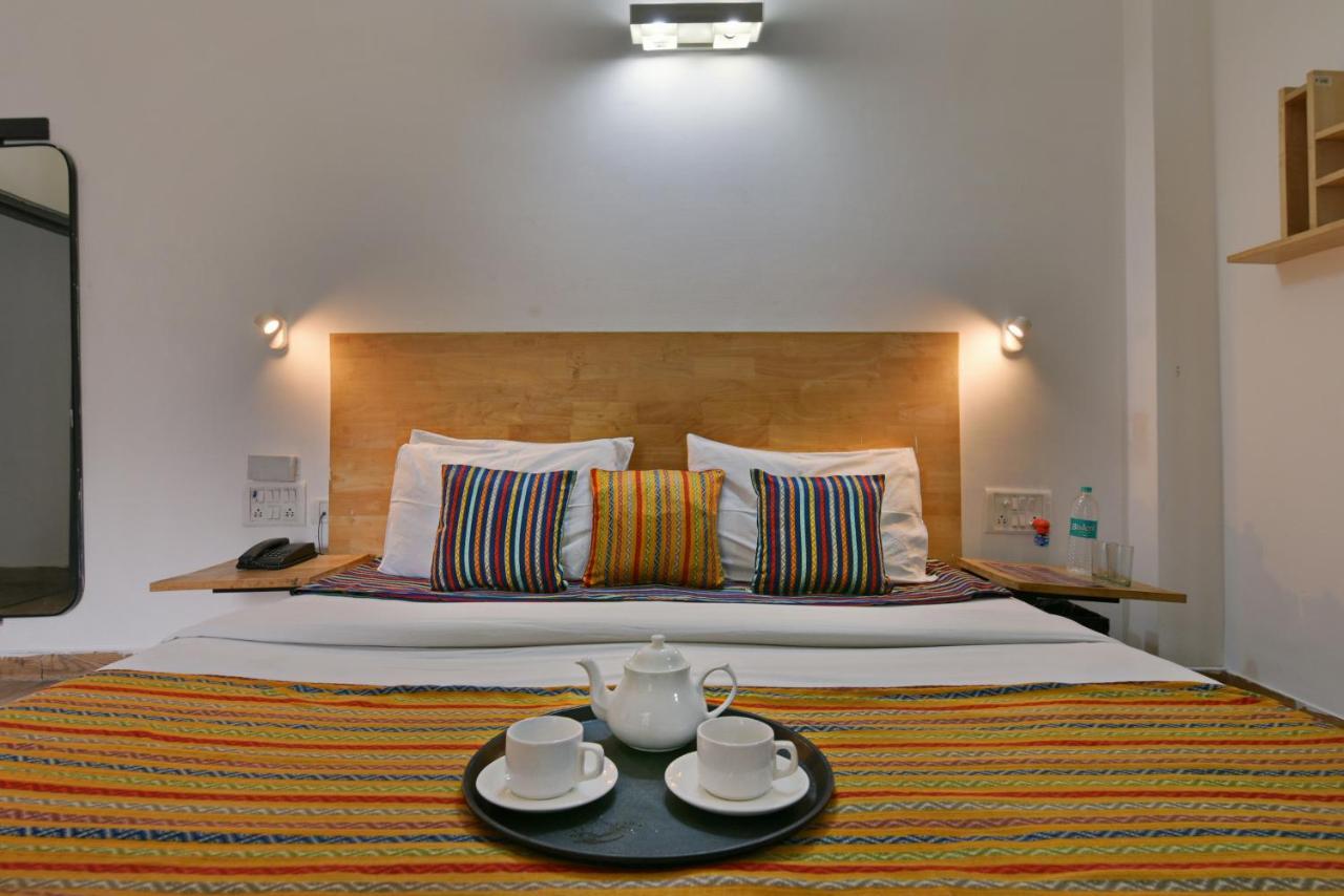 Divine Inn Couple Friendly Hotel Near Sector 51 Metro Station Noida Exteriör bild