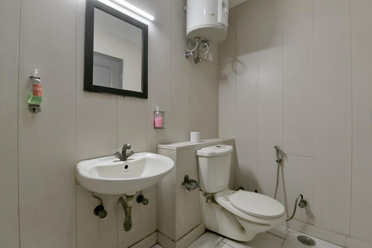 Divine Inn Couple Friendly Hotel Near Sector 51 Metro Station Noida Exteriör bild