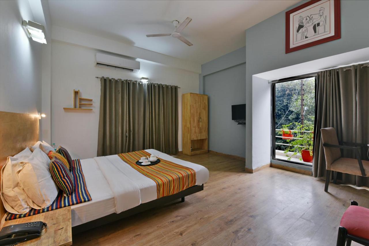 Divine Inn Couple Friendly Hotel Near Sector 51 Metro Station Noida Exteriör bild
