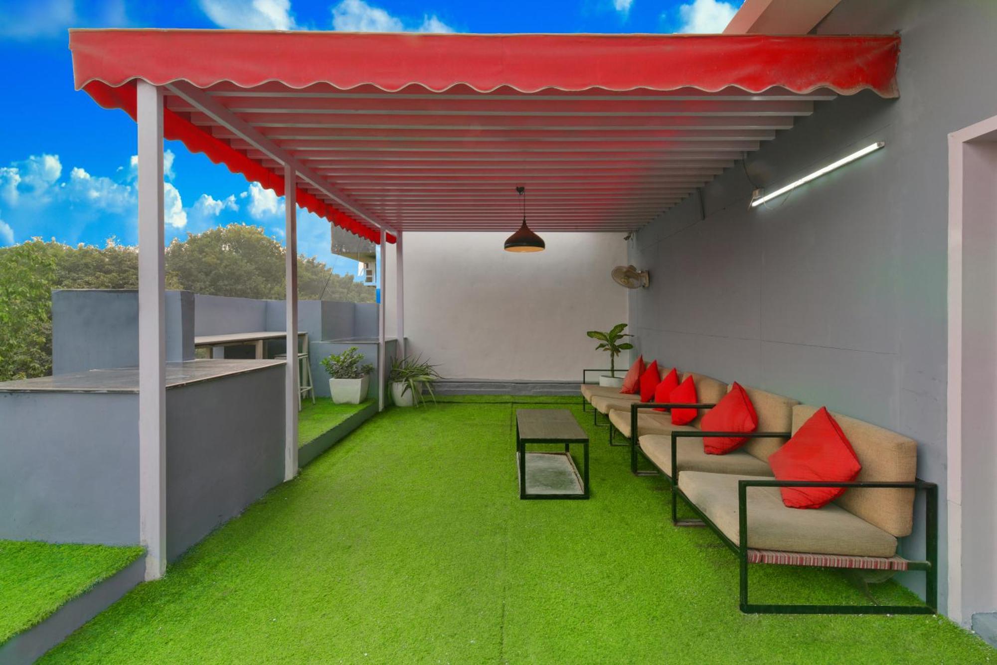Divine Inn Couple Friendly Hotel Near Sector 51 Metro Station Noida Exteriör bild